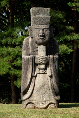 제11대 중종 1계비 장경왕후 희릉의 서측 문석인